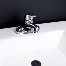 Polished chrome 4-in centerset 1-handle Low-arc Handle Bathroom Sink Faucet