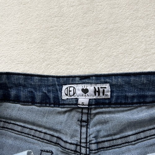 Women’s y2k Scene Studded Low Rise Denim Mini Shorts Hot Topic Size 5/7 - Picture 3 of 5