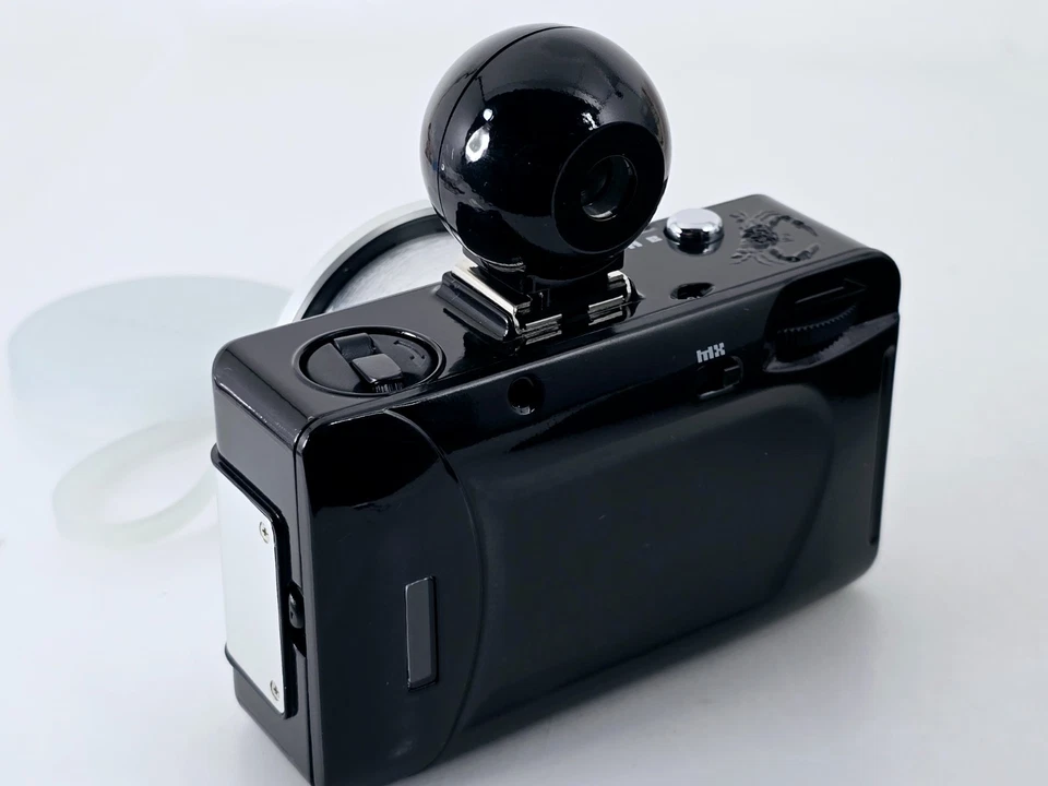 🌸[MINT] Lomography Fisheye 2 Black Compact 35mm Film Camera From JAPAN - Image 3 of 4
