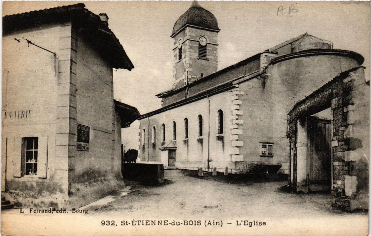 Tavel - Intérieur de l'église - Carte postale ancienne et vue d'Hier et