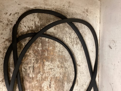 1989-1995 GeoTracker Suzuki Sidekick Door SealWeather Striping Drivers Left Side - Picture 2 of 8