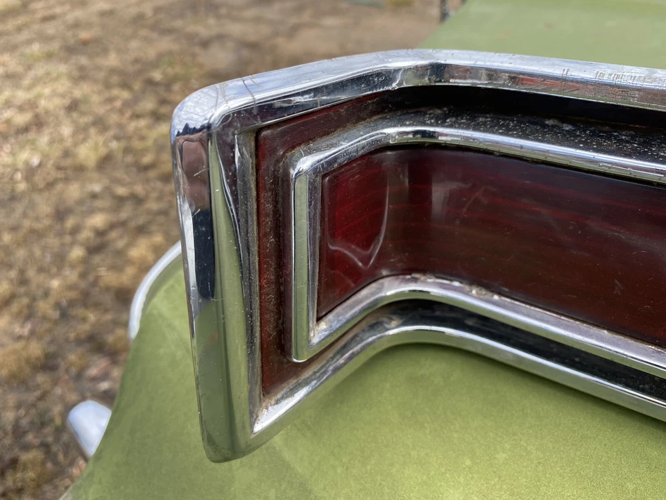 Buick Electra 225 1963 luz trasera lente bisel carcasa par Foto 4 de 4