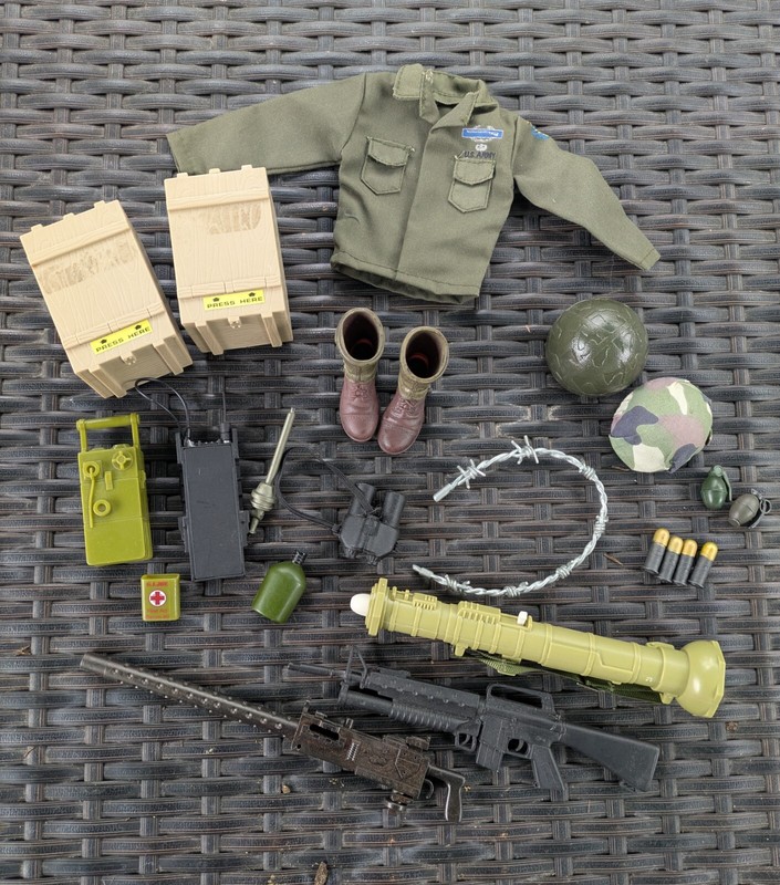21ST CENTURY/G.I. JOE Accessories Garments MIXED LOT - Collectibles Toys LOT #13
