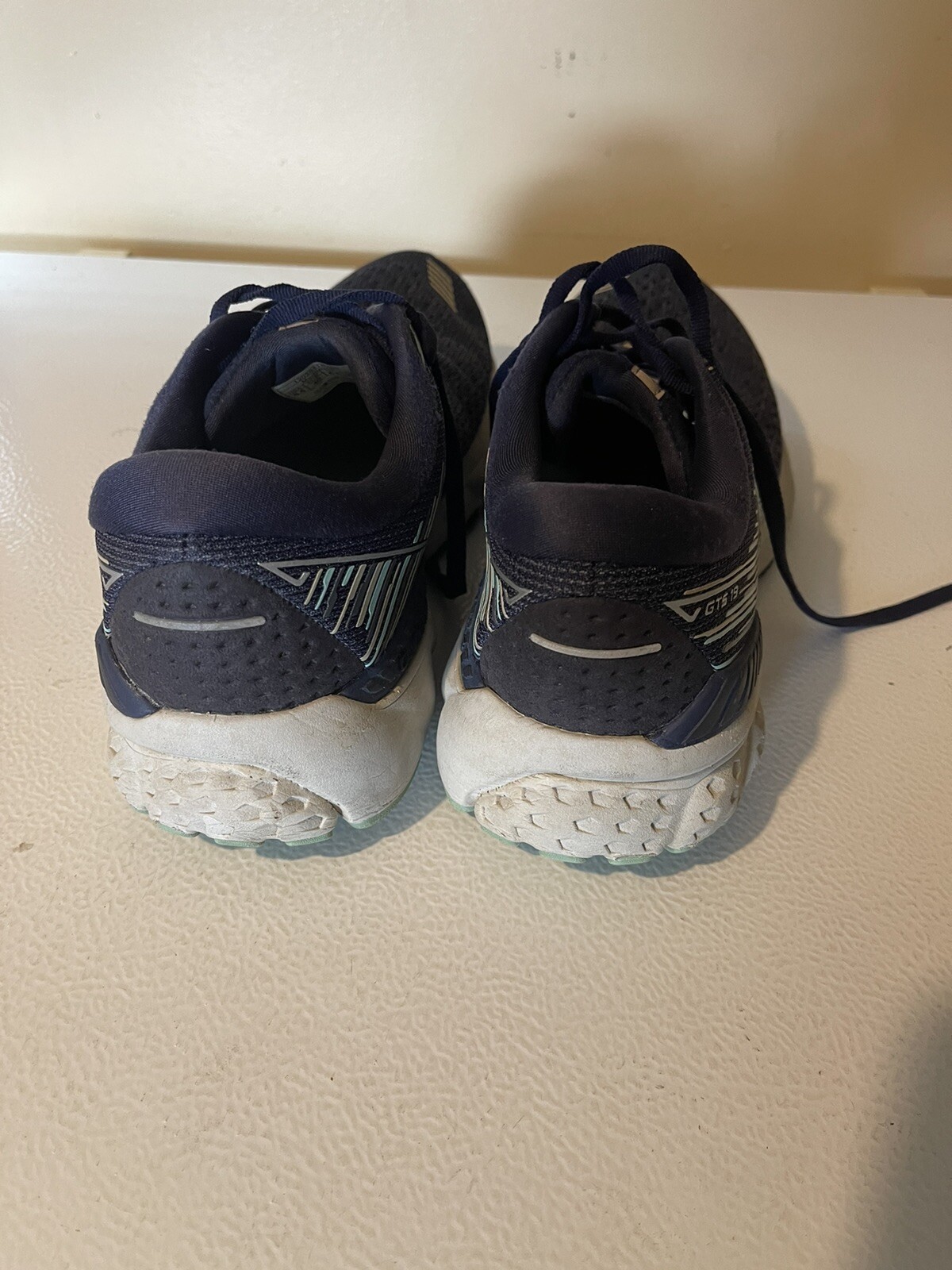 womens brooks gts 19