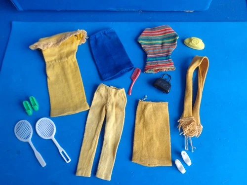 GROUP VINTAGE BARBIE KNITS FROM PAK SETS- 1960s MATTEL