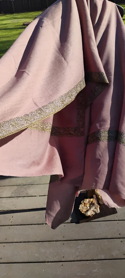 IMPRESIONANTE CHAL ENVOLVENTE BORDADO SOZNI *100% HECHO A MANO CACHEMIRA PASHMINA CACHEMIR  Foto 4 de 4