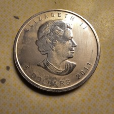 2011 Canada Elizabeth II  5 Dollar / Maple Leaf 9999 Fine Silver 1 oz Coin