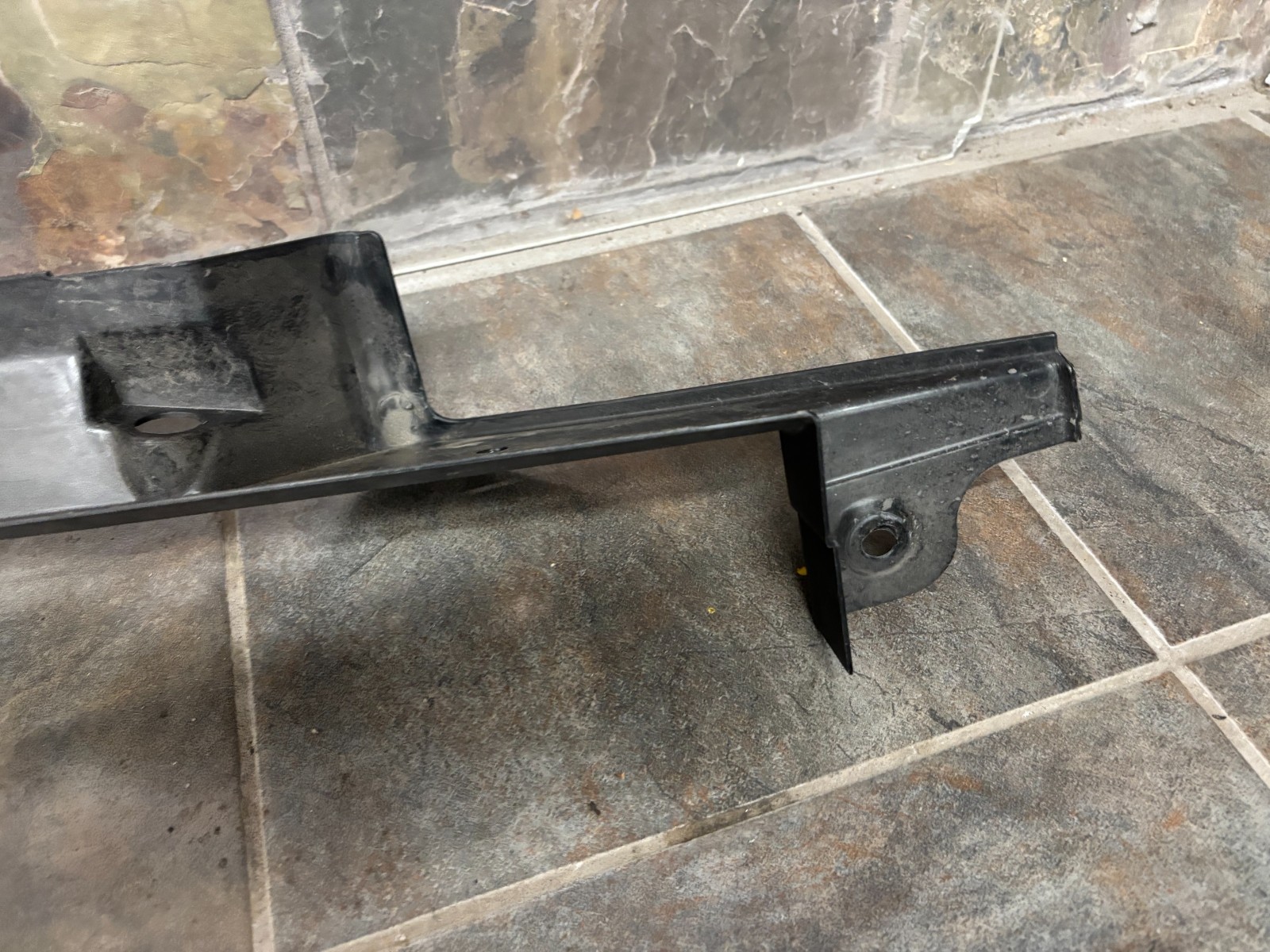 420 827 339 AUDI R8 BUMPER VENT GRILL OEM