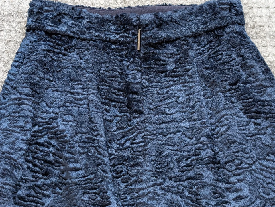 Saia MSGM Feminina 38 Pele Sintética Texturizada Azul Feita na Itália Comprimento do Joelho Cintura Alta - Imagem 4 de 4