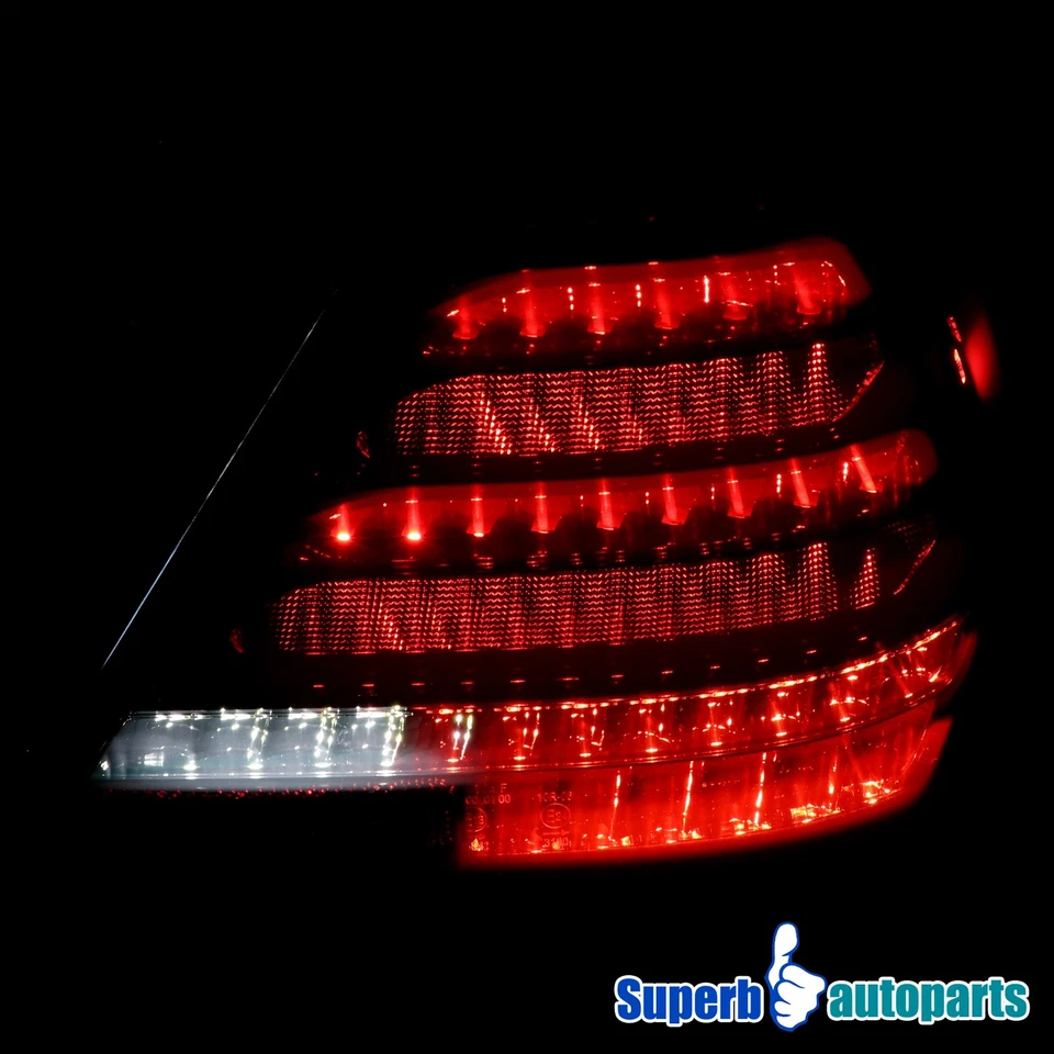 Fits 2001-2004 Mercedes-Benz W203 C-Class Black Smoke Tail Lights LED Sequential - Imagem 4 de 4