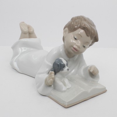 Lladro Nao Repeat After Me Junge liest ein Buch mit Hund #1285 1998 7 Zoll