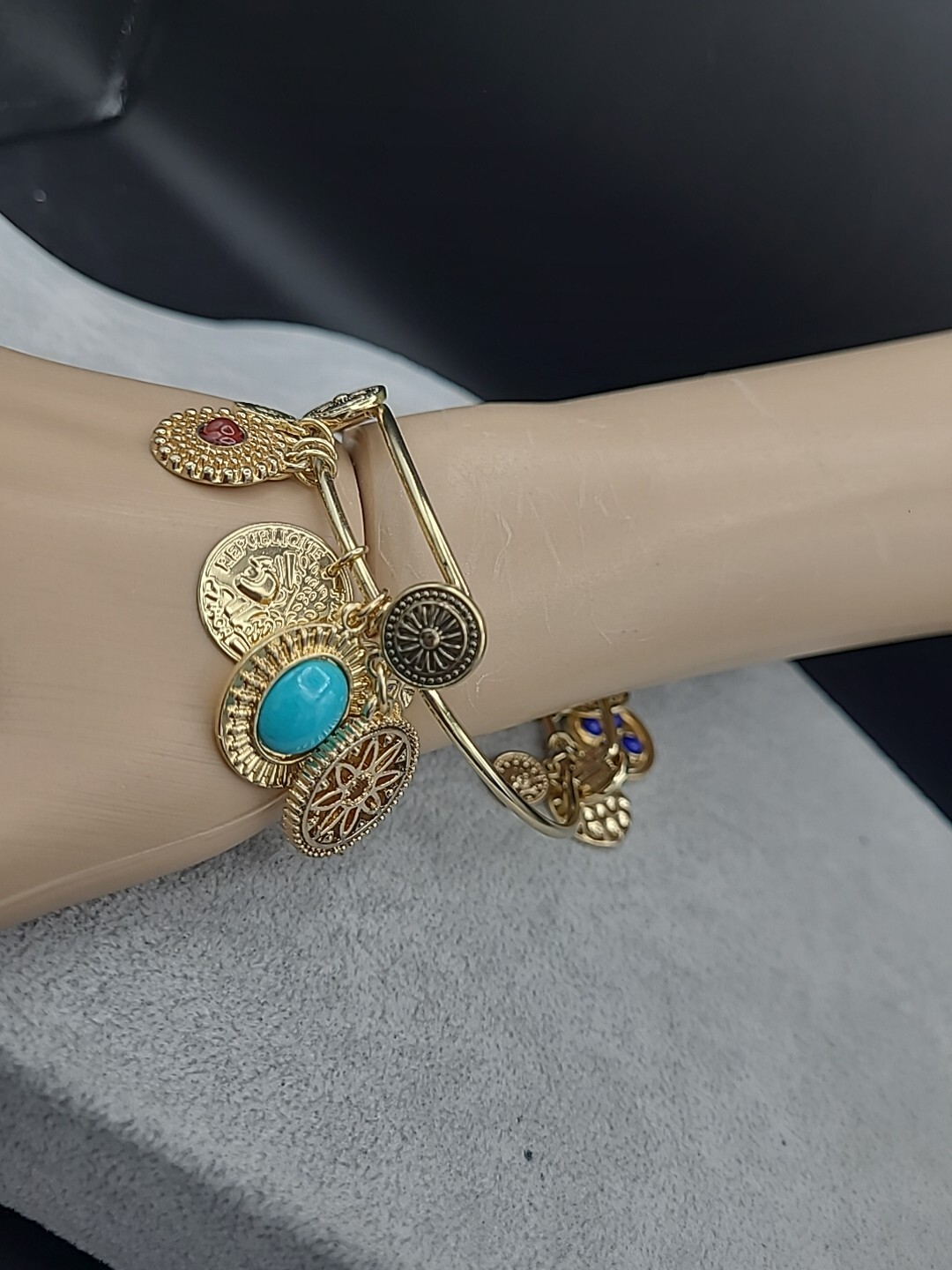 Graziano Gold Tone Bangle Charm Stackable  Bracel… - image 1