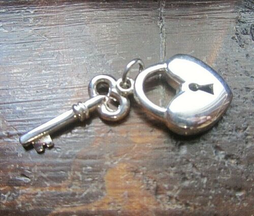 Lock & Key .925 Sterling Silver Skeleton Key Pendant Jewelry - Afbeelding 1 van 5