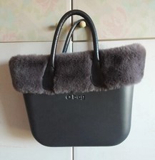 Borsa oBag grigio scuro con pellicciotto