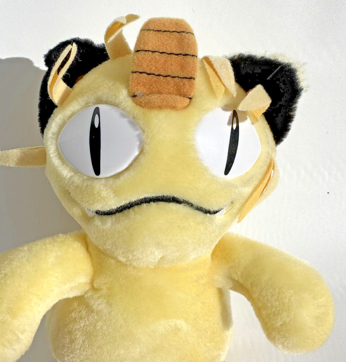 Pokémon Meowth Plush Stuffed Animal Nintendo Game Freak Hasbro