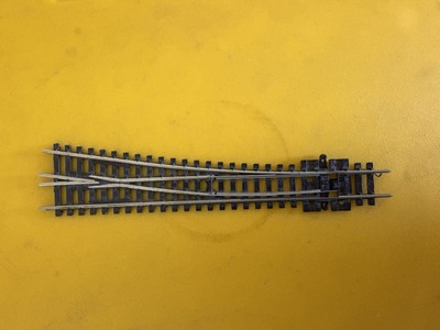 Spur N Peco SL-E395 rechte Weiche geprüft Gleis funktioniert Electrofrog