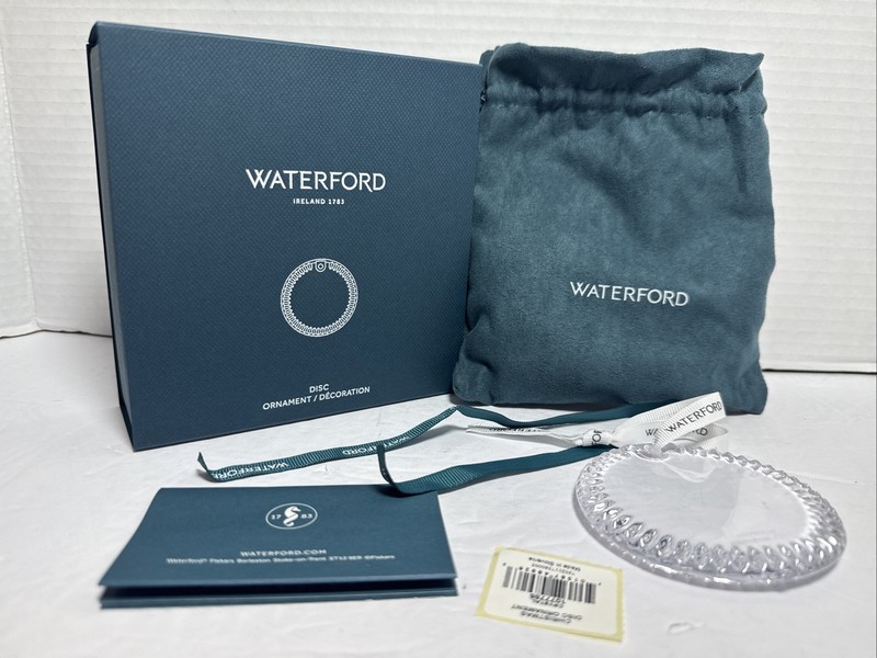 WATERFORD CHRISTMAS ROUND CRYSTAL DISC ORNAMENT 1077785- NEW IN BOX