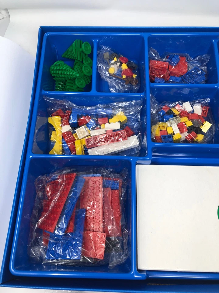 Lego 1056 Basic School Pack Topical Thematic Work Complete - Image 4 of 4