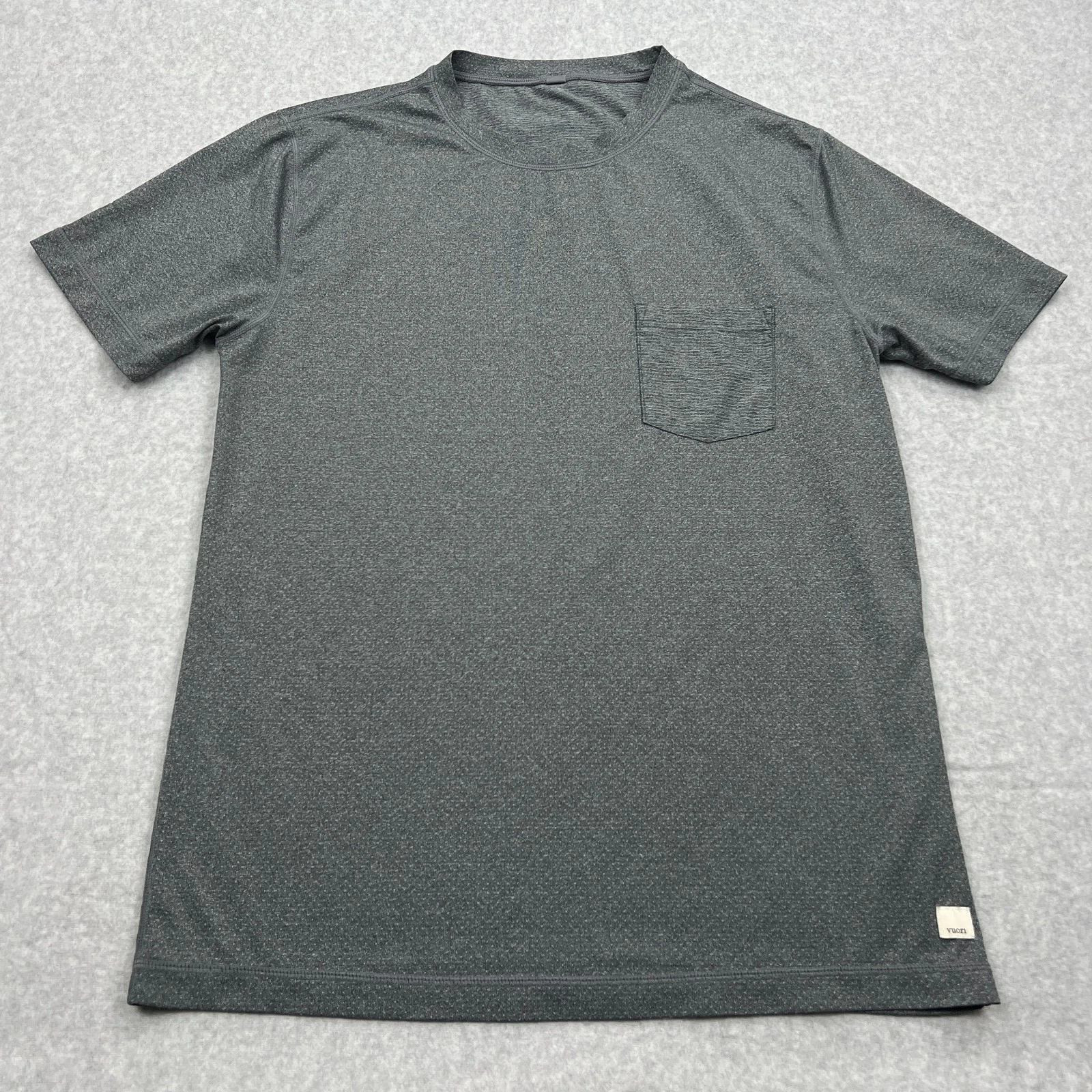 Vuori Tradewind Performance Pocket Tee Mens Medium Gray Training Mesh Shirt V109