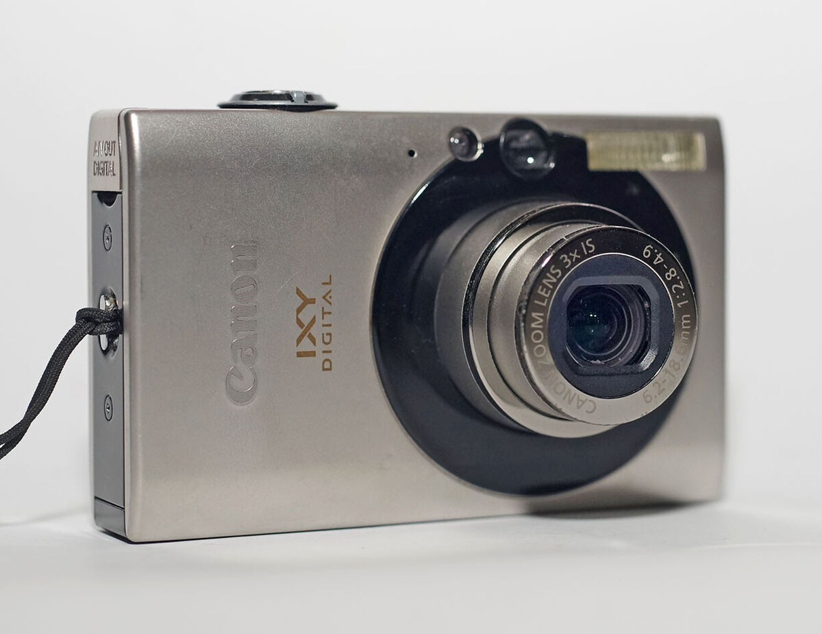 Canon IXY DIGITAL 25 IS 10.0MP Compact Digital Camera Black Canon IXY DIGITAL 25 IS 10.0MP Compact Digital Camera Black