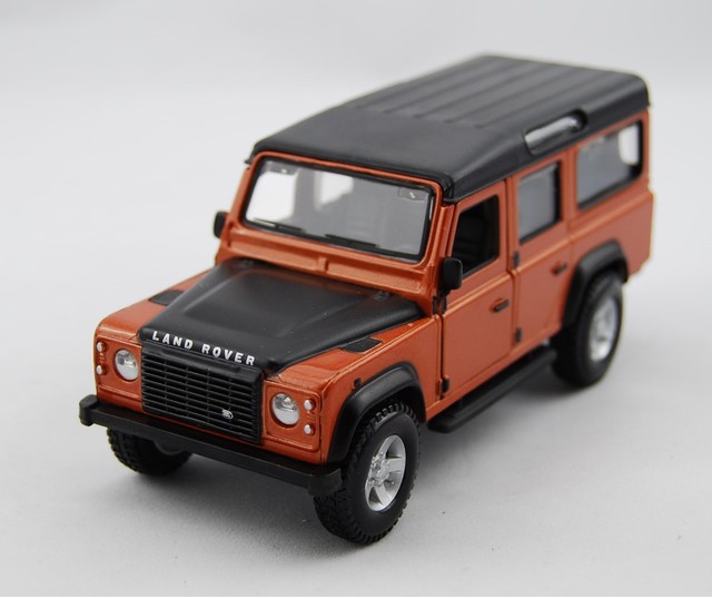bburago land rover defender