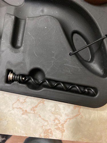 GOLD Houdini Deluxe Lever Corkscrew in hard plastic case - Picture 3 of 8