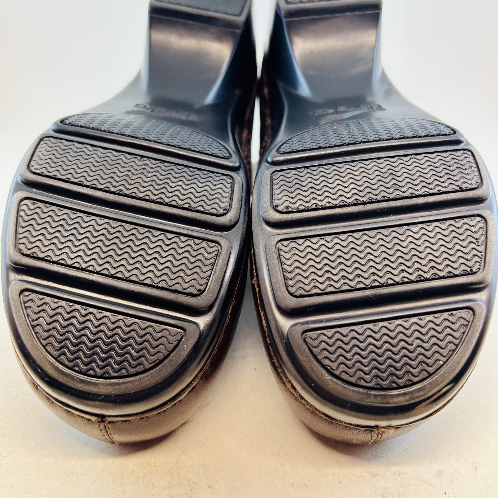 Dansko Brown Leather Solstice Button Lightweight … - image 9
