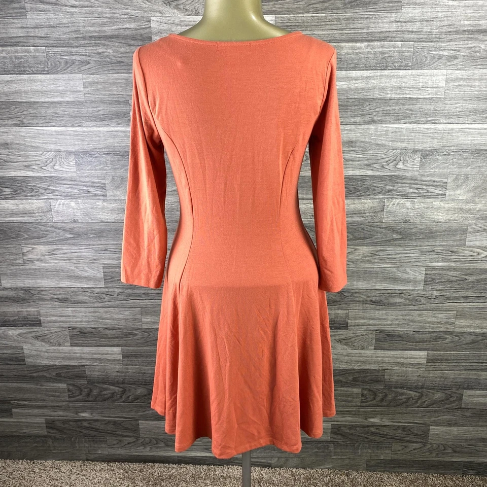 FOREVER 21 Scoop Neck 3/4 Sleeves Knit Orange Shift Dress Women's Size Medium - Image 3 of 4