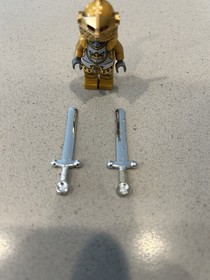 LEGO Gold Knight Minifigure Castle Fantasy Era 7079