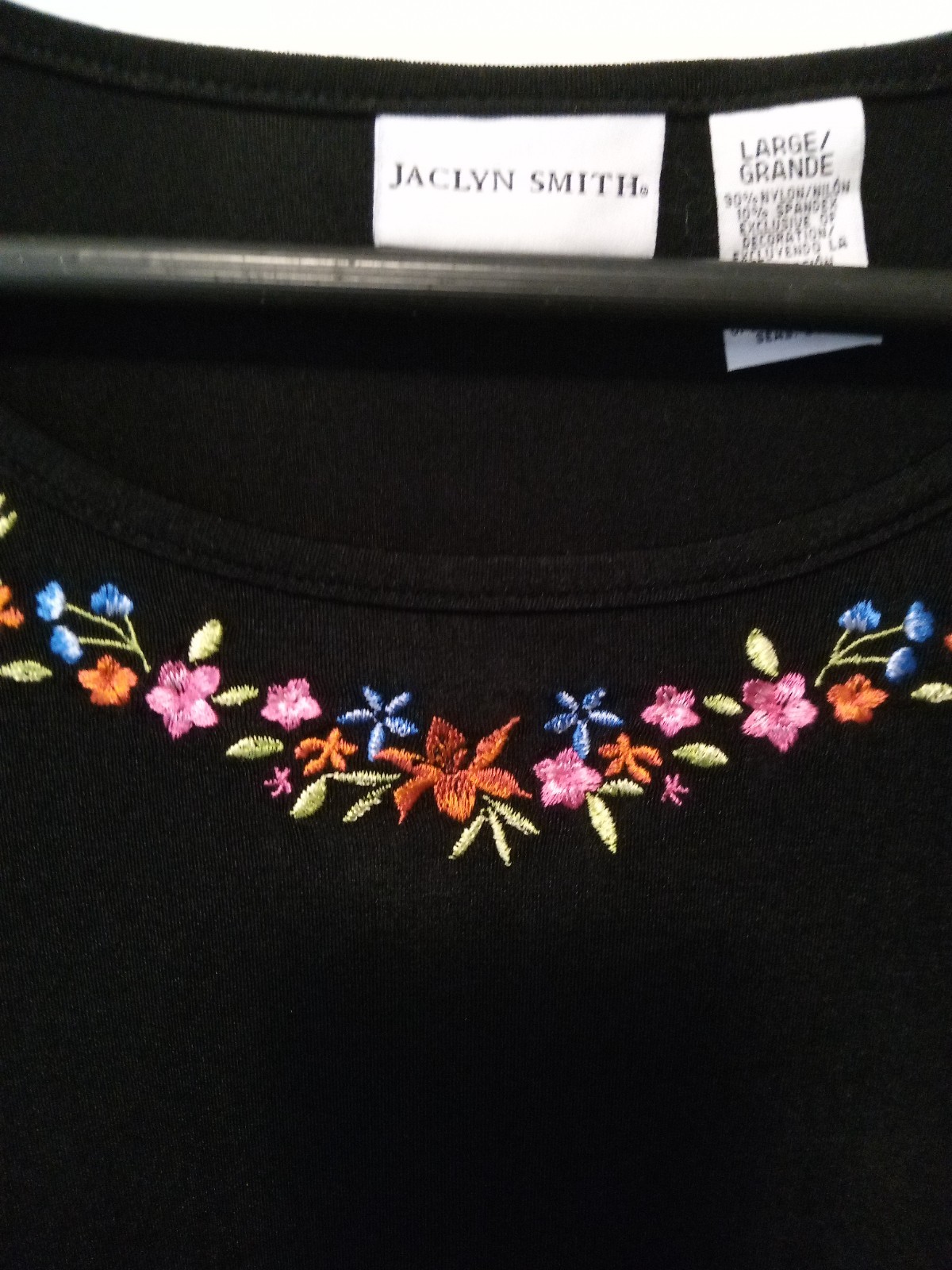 Cute JACLYN SMITH Black Floral EMBROIDERED Women Size Large L Short Sleeve Top