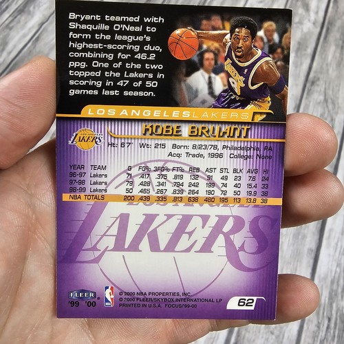 1999-00 Fleer Focus KOBE BRYANT #62 Los Angeles Lakers Basketball Card NBA - Picture 2 of 3