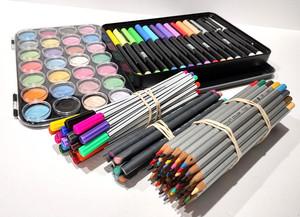 Lightly Used Beginner Waterclor Marker Pen Color Pemcil Paint Brush Art Supply