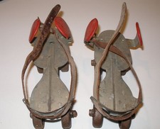 Vintage Union Metal Roller Skates Z 3 - Red hubs toe grips - KEY - Straps