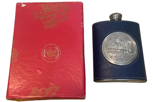 Vintage Merlion Singapur Flachmann Drache Zinn Leder Verpackung mit Box 5"x4"