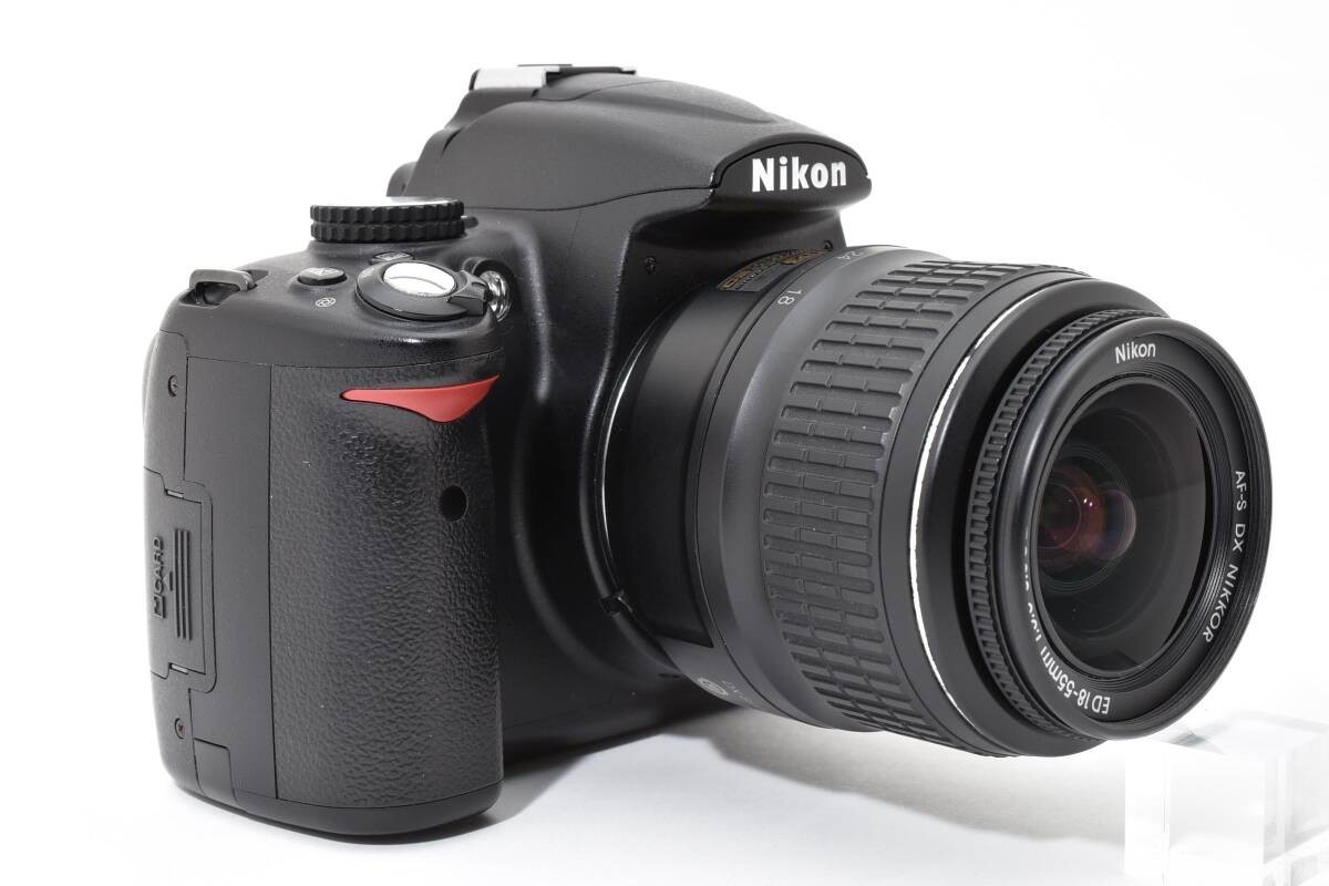 Near Mint / 7202 shots!] Nikon D5000 w AF-S DX NIKKOR 18-55mm From