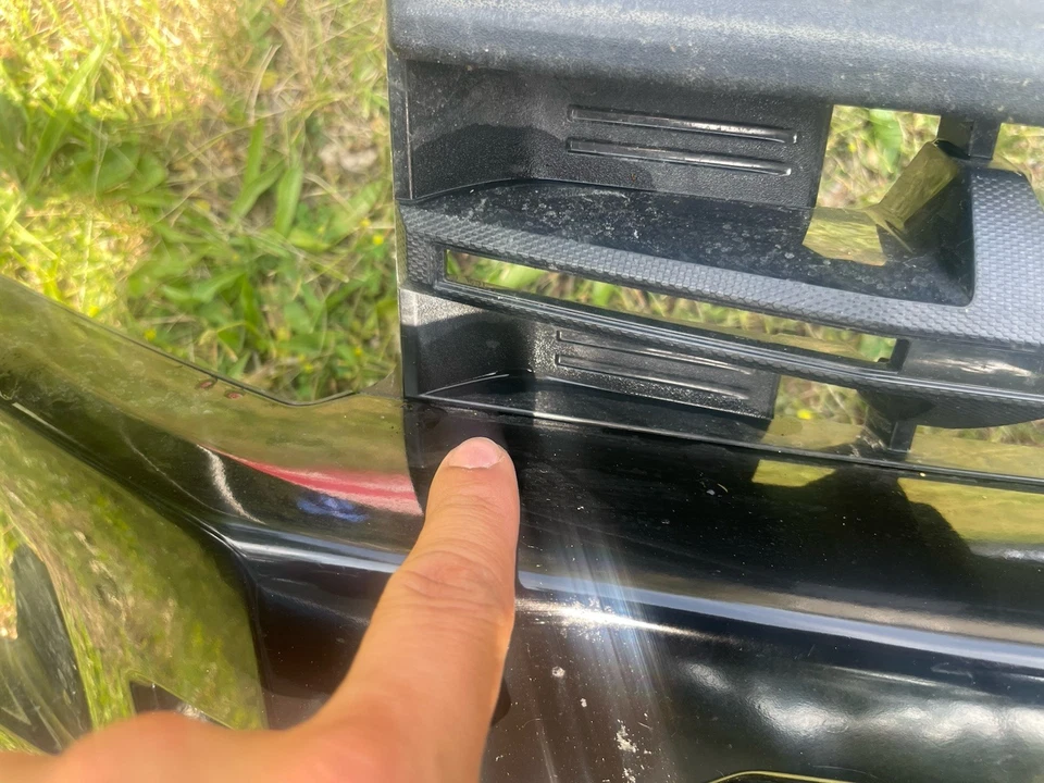 19-22 Chevrolet Silverado Z71 Chevy 1500 Grille BLACK Grill OEM *DEFECTS READ* - Image 3 of 4