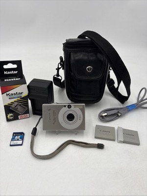 Canon PowerShot SD1000 Digital Elph IXUS 70 Camera - Silver - Very Clean Bundle