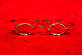 RARE CIVIL WAR ERA WIRE FRAME SPECTACLES / GLASSES / THICK LENSES