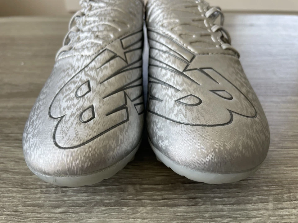 🔥 Botines de fútbol New Balance Furon v7 despacho gris/plateado terreno firme niños talla 3 Foto 3 de 4