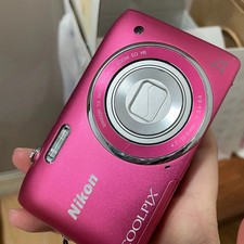Nikon COOLPIX S3500 20.1 MP purple Digital Camera 7x Optical Zoom lens