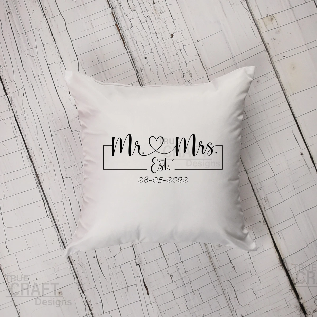 Mr & mrs pillows top