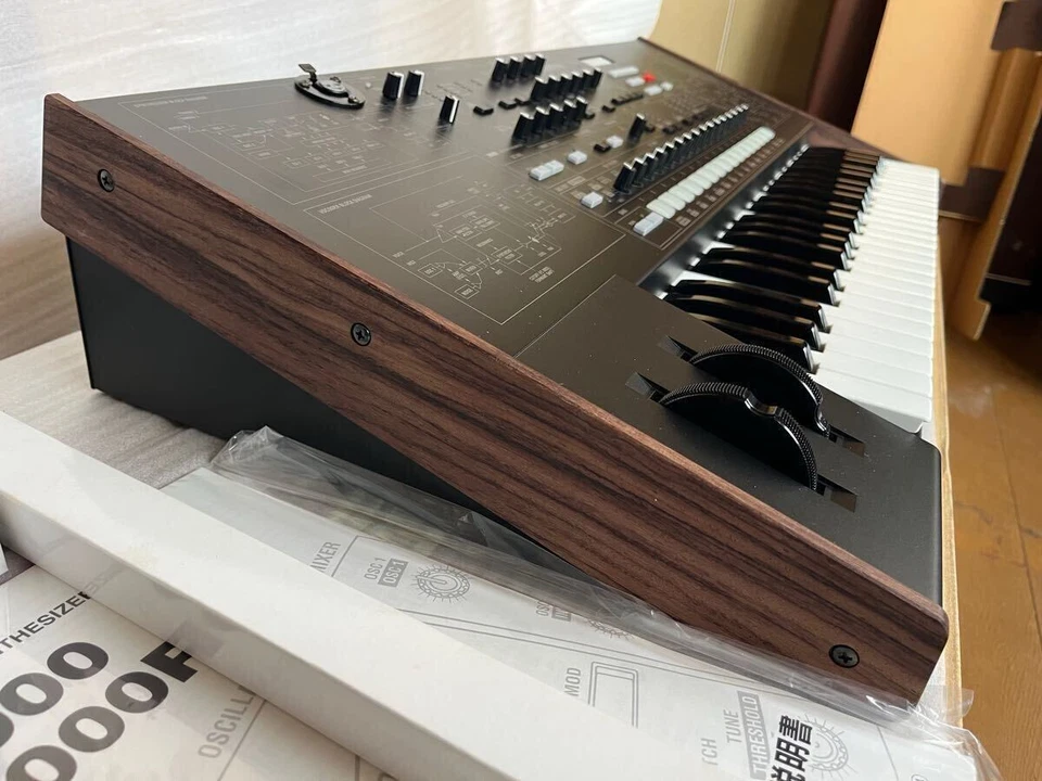 KORG MS2000B ANALOG MODELING SYNTHESIZER VOCODER unused item with original box - Image 4 of 4