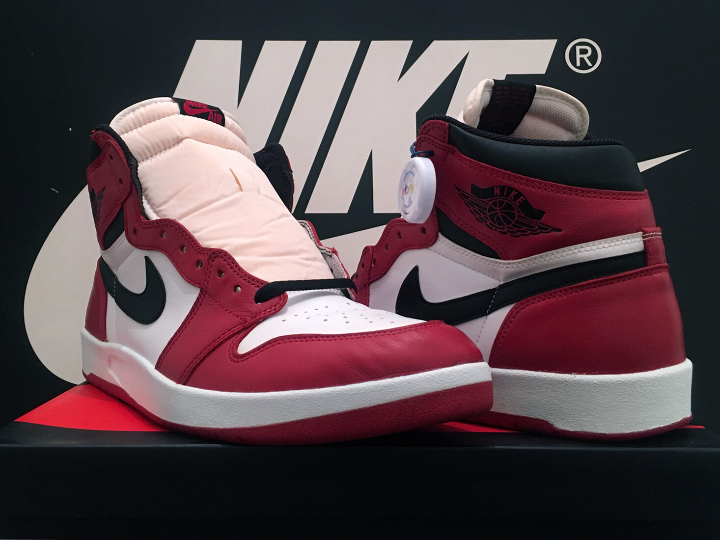 Nike Air Jordan 1 Retro High OG Lost & Found Chicago 2022 – Geprüftes Sammlerexemplar (Zustand Near Mint 8.5)