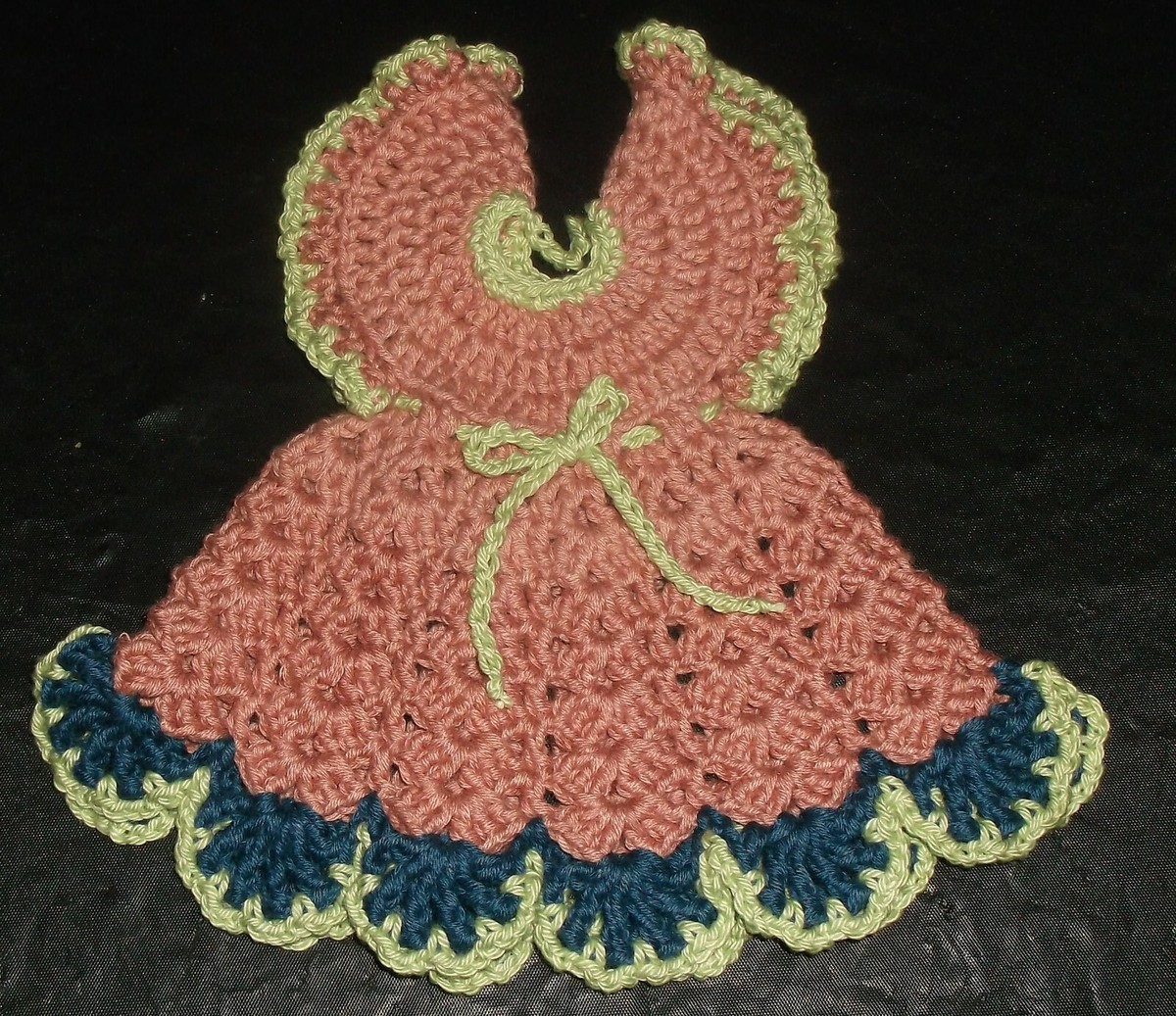 HAND CROCHET DRESS POT HOLDER TAN, BLUE AND GREEN VINTAGE PATTERN 100%  COTTON