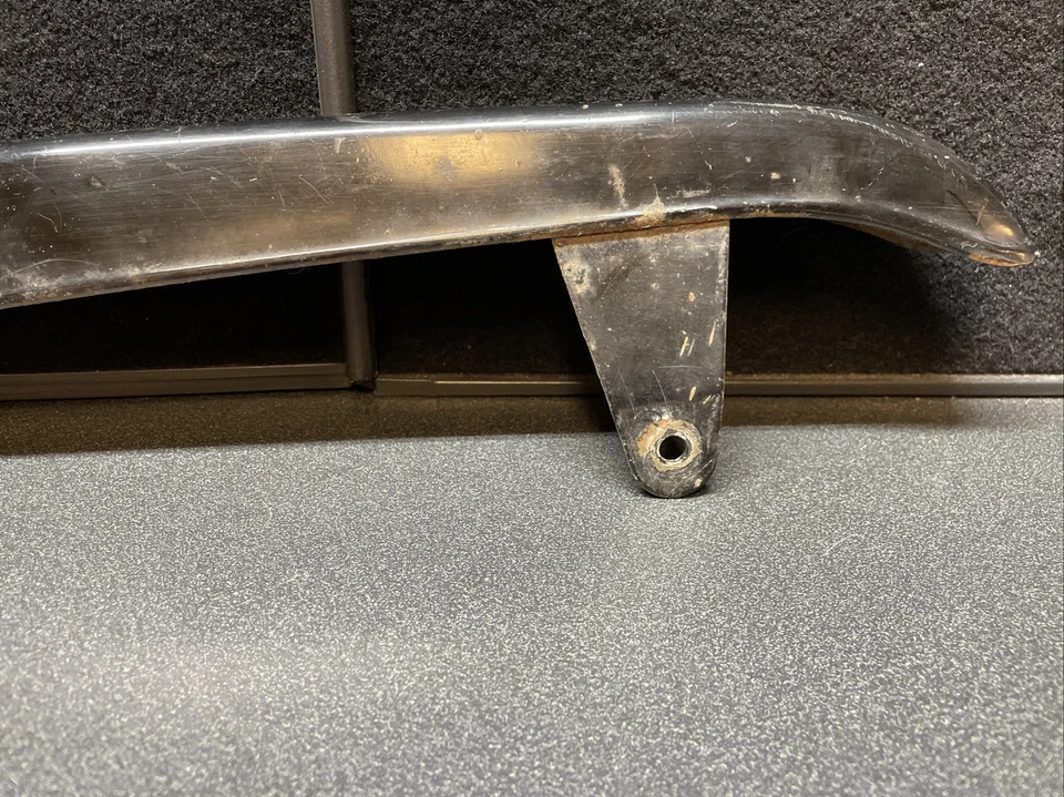 Honda CB125S H2036 1975) cubierta protectora de cadena negra moldura CB 125 usado Foto 3 de 4