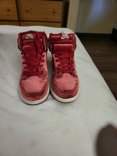 Nike SB Dunk High Premium red velvet 