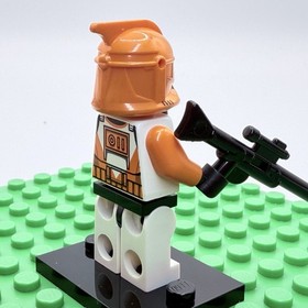 LEGO&reg; Clone Bomb Squad Trooper Minifigure (Phase 1) 7913 Exc Cond (sw0299)