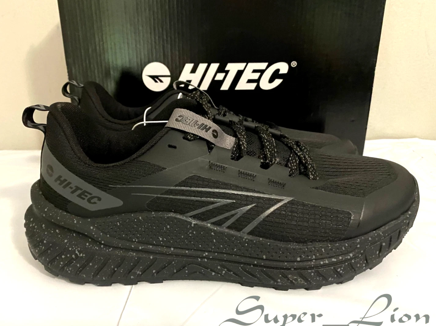 NEW Hi-Tec Men's Lightweight Running Hiking Trail Shoes - SIZE 10 - BLACK