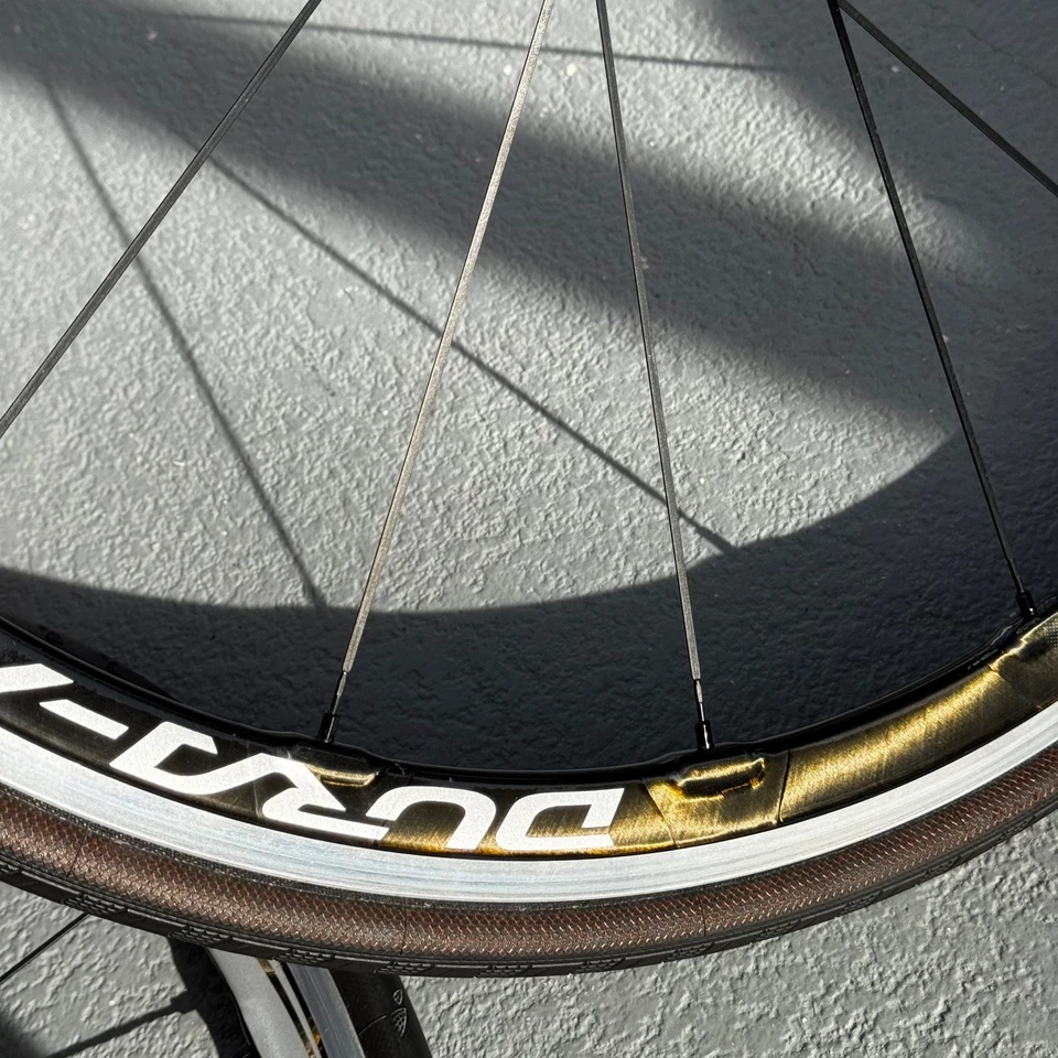 Juego de ruedas de freno de llanta cubierta de carbono Shimano Dura-Ace WH-9000 C35 11 velocidades + neumáticos Foto 3 de 4