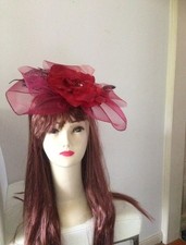NEW Wedding Party Carnival Races Feather Millinery Fascinator lady Hat Maroon